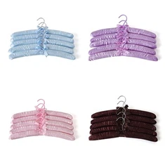 Satinklädd vadderad hotellhängare